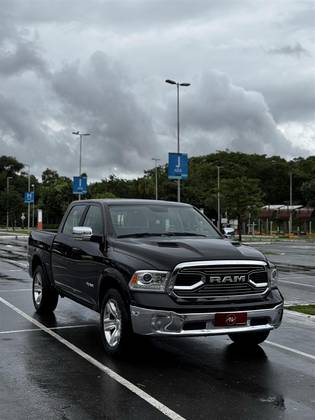RAM CLASSIC 5.7 V8 GASOLINA LARAMIE CD 4X4 AUTOMÁTICO